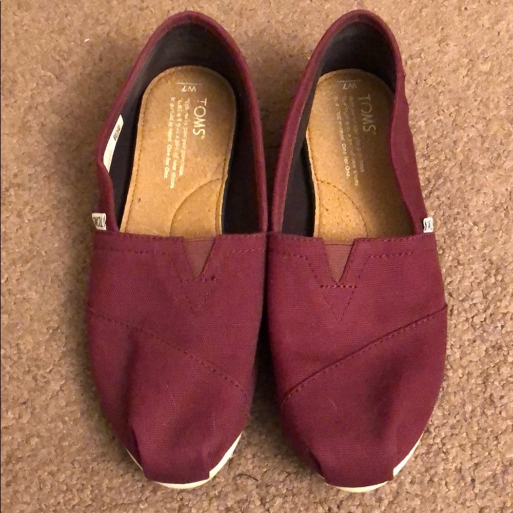 Maroon TOMS